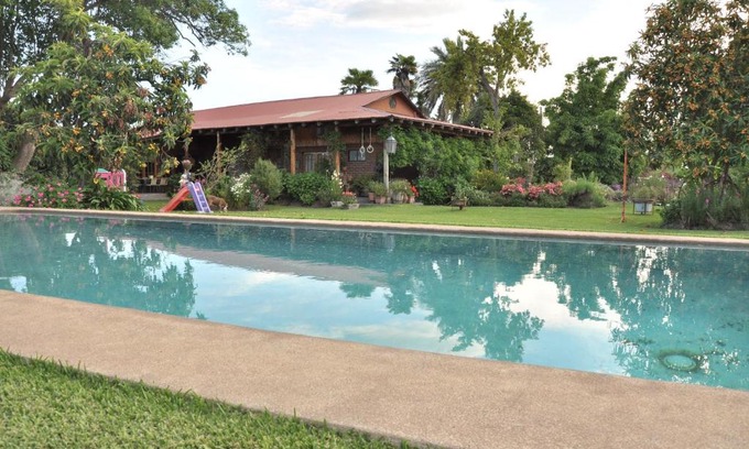 Curico Bed & Breakfast | Cozy Sta. Marta B&B with Pool & Breakfast Included