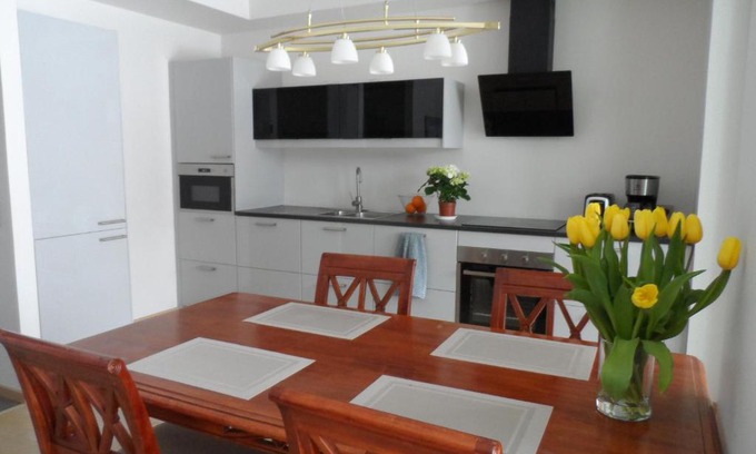 Kalamaja Apartment | Elegant Staapli Apartment with Ocean View & Hot Tub