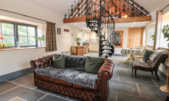 Duddo Cottage | Romantic Stable Cottage with Ocean View in Berwick-Upon-Tweed