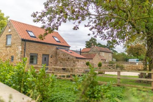Worksop House | Romantic Dog-Friendly Retreat at Stable Cottage