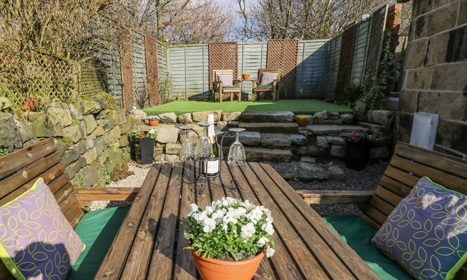 Todmorden Cottage | Highly Rated Stables Cottage with Breakfast and Kitchen Access