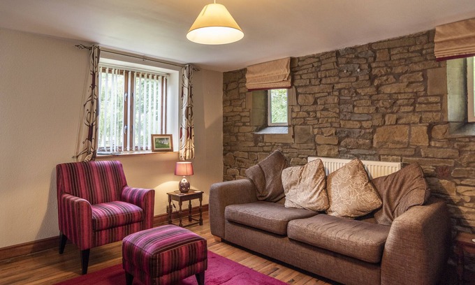 Aymestrey Cottage | Stables Cottage on quiet holiday park