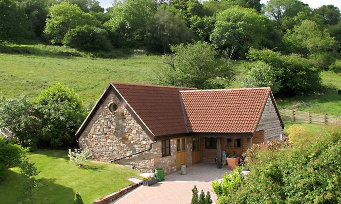 Cinderford House | Pet-Friendly Stables: 5-Star Family Retreat Awaits You