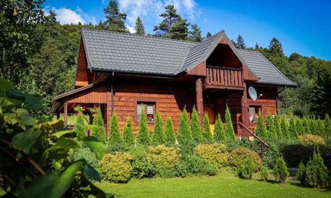 Cisna House | Pet-Friendly Retreat at Stacja Żubracze - Rated 9.9/10