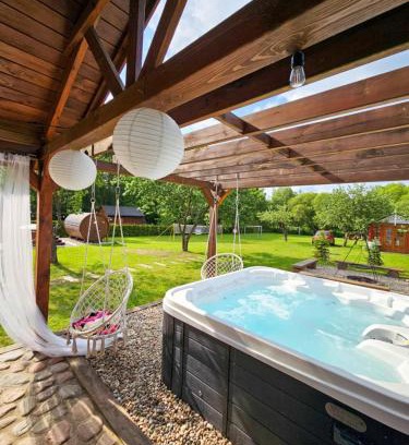 Czarna Białostocka Villa | Discover STACJA RUDA: Oceanfront Retreat with Hot Tub