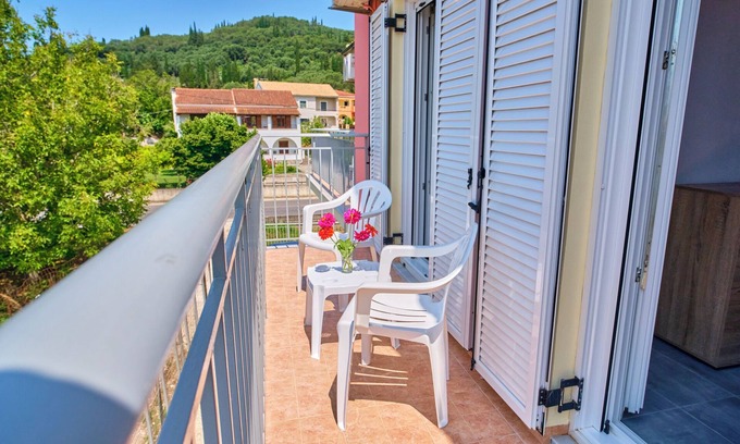 Velonades Apartment | Cozy Stacys Apartment 2 with Pool Near Sidari