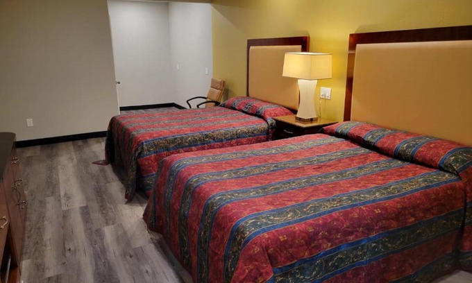 Los Angeles Hotel | Discover Comfort at Stadium Inn & Spas - 7/10 Rated
