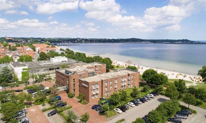 Eckernfoerde Hotel | Elegant Stadthotel Eckernförde with Ocean View & Spa