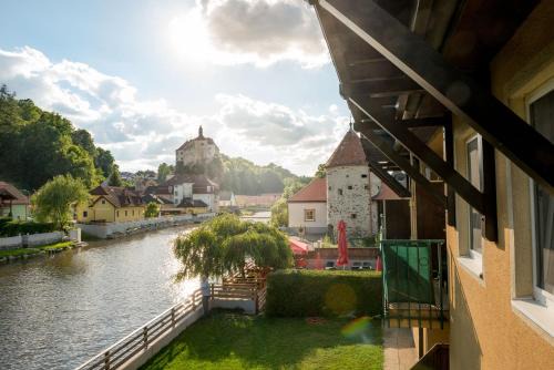 Raabs An Der Thaya Hotel | Relax at Stadthotel Raabs with Spa and Family-Friendly Amenities