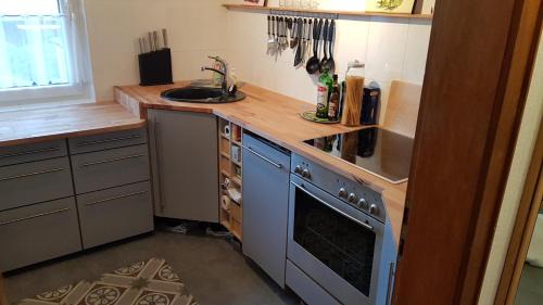 Burgeresch Apartment | Cozy City Apartment with Balcony and Parking - Rated 9.2