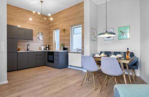 Burgeresch Apartment | Prime City Apartment with Breakfast & Child-Friendly Amenities