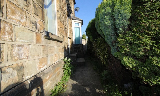 Sheffield House | Family-Friendly Stafford House in Sheffield with Kitchen