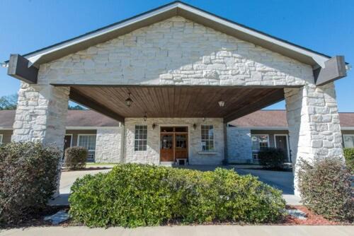 Woodville Hotel | Experience Stagecoach Inn Woodville with Oceanfront Views