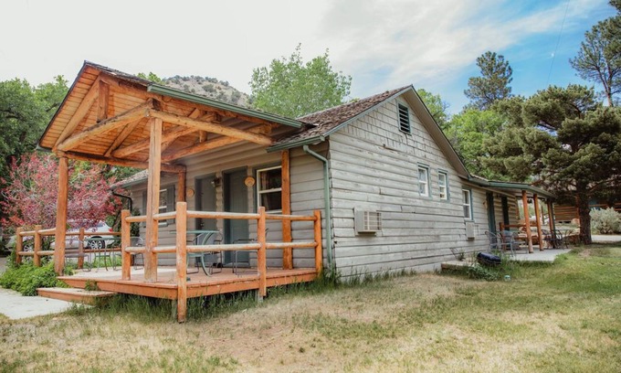 Sevier Cabin | Cozy Stagecoach Stop Cabin: Pet-Friendly with Pool Access