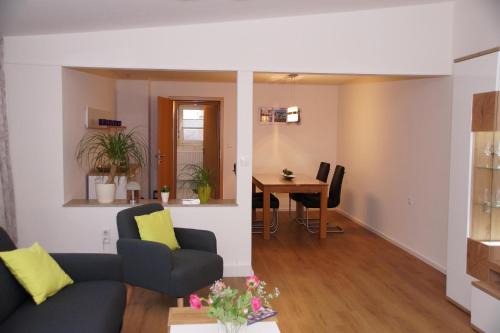 Nußdorf Apartment | Experience STAHLER´S Auszeit an der Weinstrasse Retreat