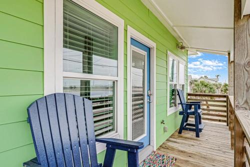 Port Aransas House | Discover Stairway to Seven: Private Pool & Hammocks Retreat