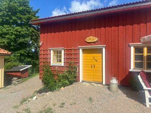 Alingsas Apartment | Pet-Friendly Retreat Near Alingsås for Your Family Getaway