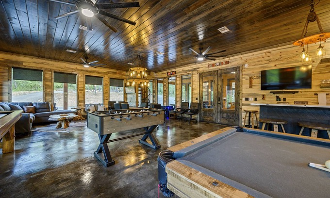 Pickens Cabin | Experience Stallion: Creekside Retreat with Hot Tub & Game Room