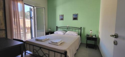 Lakka Apartment | Stamatis House: Family-Friendly Retreat in Lakka Paxos