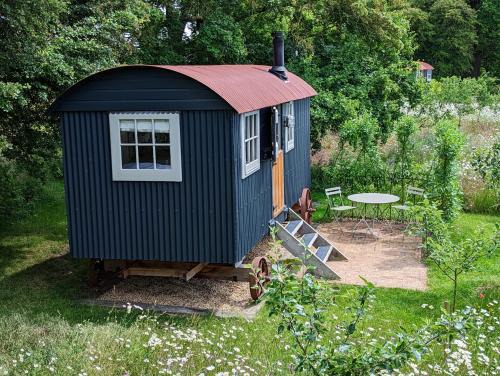 Stamford Ski Chalet | Experience Stamford Cider Huts: Rated 9.6 by Guests