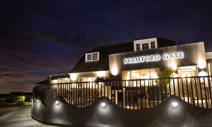 Dolphin Hotel | Stamford Gate Hotel: Family-Friendly Stay with Great Amenities