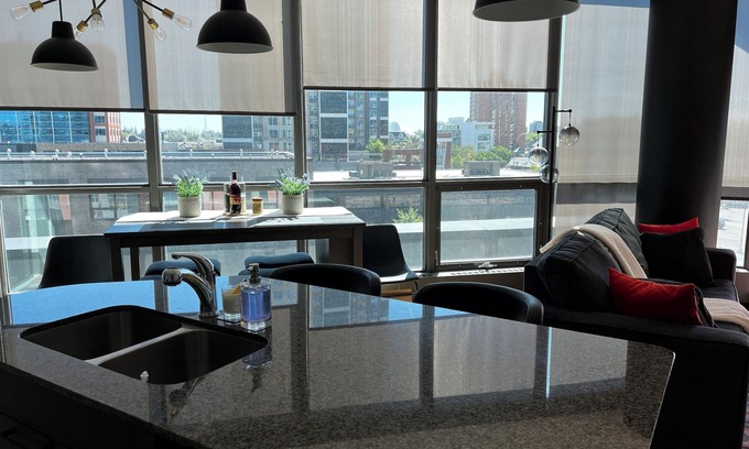 Victoria Park Apartment | Stylish 1 Bedroom Apartment in Calgary's Heart