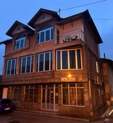 Foca Apartment | Cozy Stan na dan - Foča with Private Beach & Ocean Views