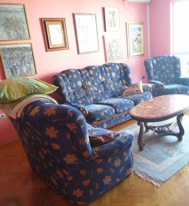 Bjelisi Apartment | Central Stan: Family-Friendly Stay with 10/10 Guest Rating