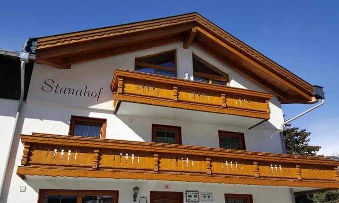 Galtur House | Discover Stanahof: Family & Pet-Friendly Getaway