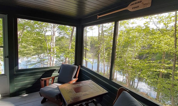 Porter Cabin | Waterfront Rustic Cabin with Pool and Spa – Guest Rated 10/10