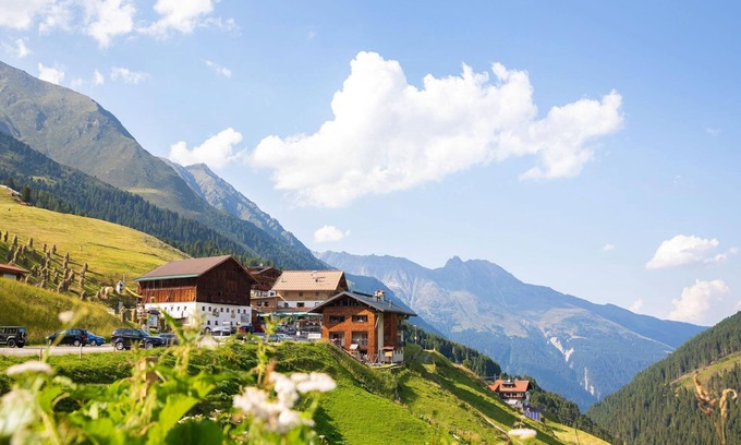 Sankt Sigmund im Sellrain Cottage | Cozy Room with Spa and Breakfast at Alpengasthof Praxmar