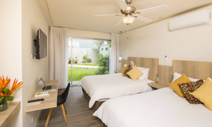 Santa Ana Hotel | Relaxing Doble Room with Breakfast at Hotel Villa Los Candiles