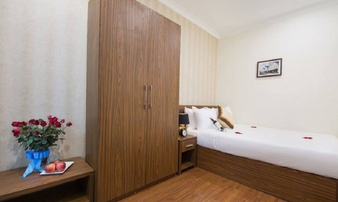 Hoan Kiem Hotel | Cozy Double Room in the Heart of the Old Quarter