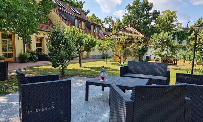 Babelsberg Nord Apartment | Comfortable Double Room with Breakfast & Child-Friendly Amenities