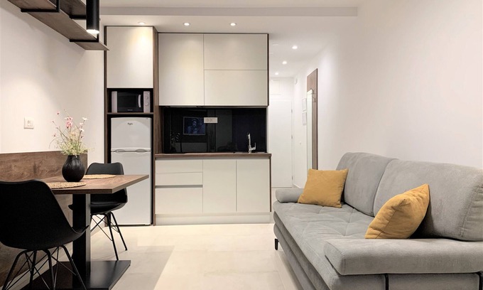 Trogir Apartment | Renowned One-Bedroom Apartment with Pool and Ocean Views