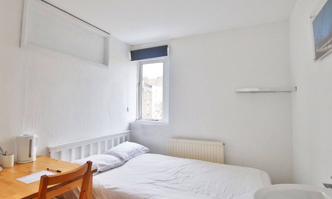 Clifton House | Cozy Double Room with Kitchen - Guest Rated 10/10