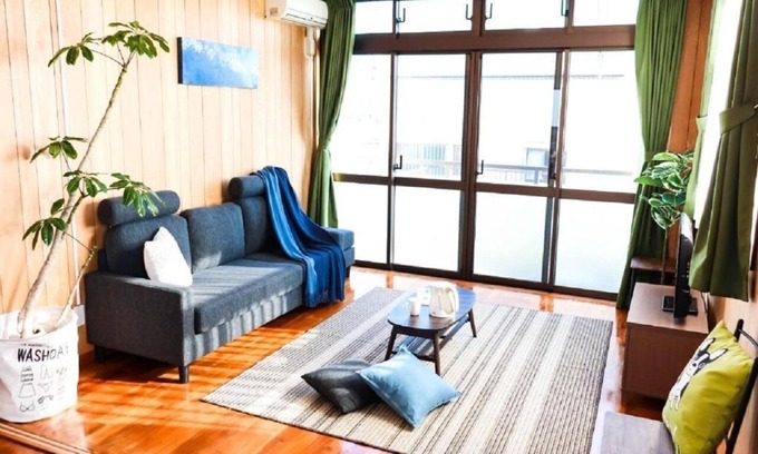 Chatan Apartment | Comfortable Twin Room Near American Village Beach