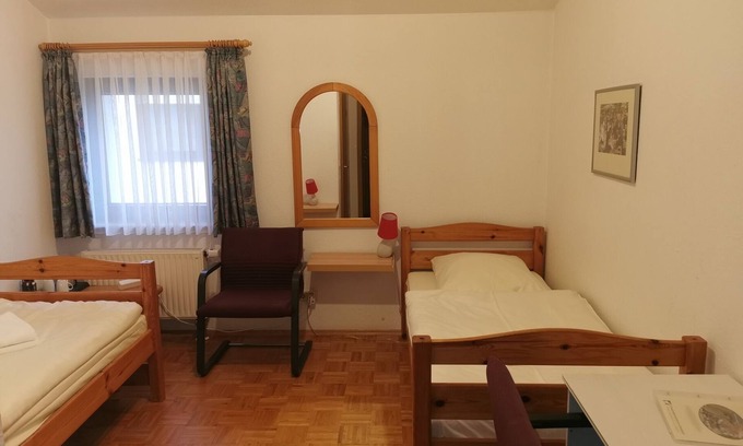 Neubulach Apartment | Inviting Twin Room with Pet-Friendly Amenities & Breakfast