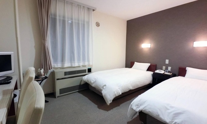 Ishiwaki House | Comfortable Twin Room with River View in Yurihonjo, Akita