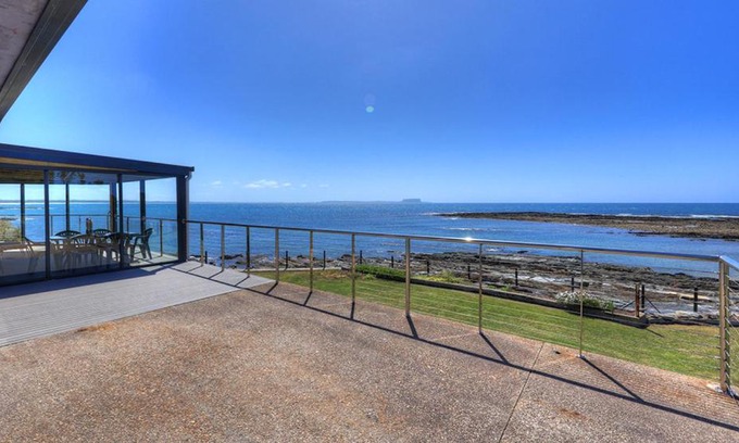 Cowrie Point House | Discover Stanley View Beach House with Oceanfront Amenities
