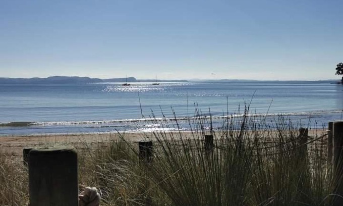 Stanmore Bay House | Beachfront Bliss at Stanmore Bay Beach House - 4 Star Stay
