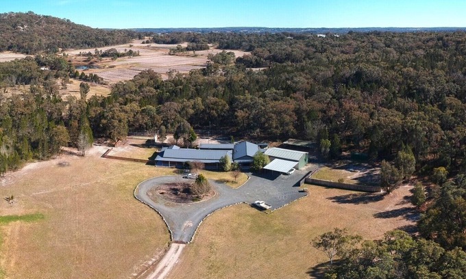Dalcouth House | Stanthorpe Country Resort: Ideal for Family Getaways