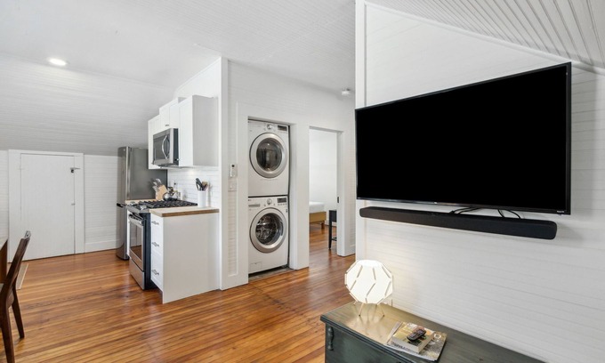 Saint Simons Island Apartment | Stanton Apt C: Historic Retreat Steps from the Beach