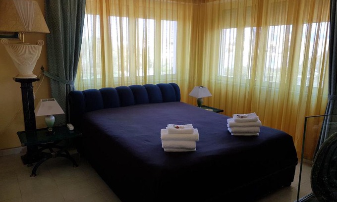 Olbia Bed & Breakfast | Budget-Friendly Stanza Mafalda with Pool and Breakfast