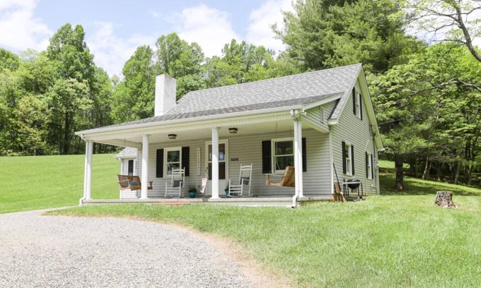 Meadows Of Dan House | Explore Star Brook Gardens - Pet Friendly Trails & Tails