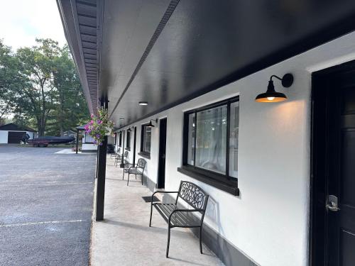 Indian River Hotel | Family-Friendly Stay at Star Gate Motel with Great Reviews
