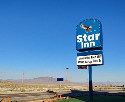 Tonopah Hotel | Cozy Star Inn: Pet-Friendly Retreat for Families