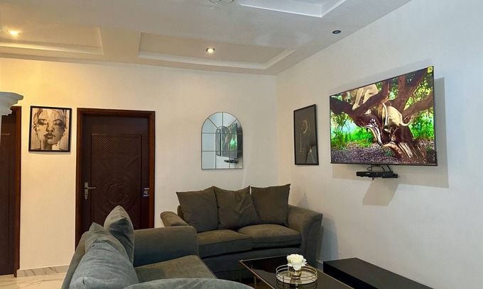 West Coast Division Apartment | Cozy Star Light Apt #3 at The Retreat Apartments