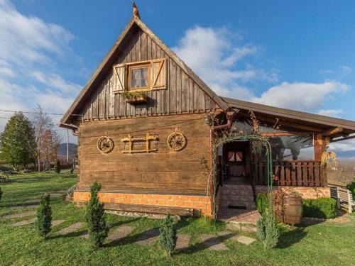 Zumberak Ski Chalet | Discover Stara hiža Vlašić: Pet-Friendly Oceanfront Retreat
