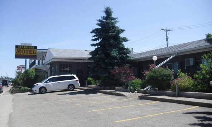 Camrose Hotel | Budget-Friendly Stardust Motel: Child Friendly & Rated 8/10